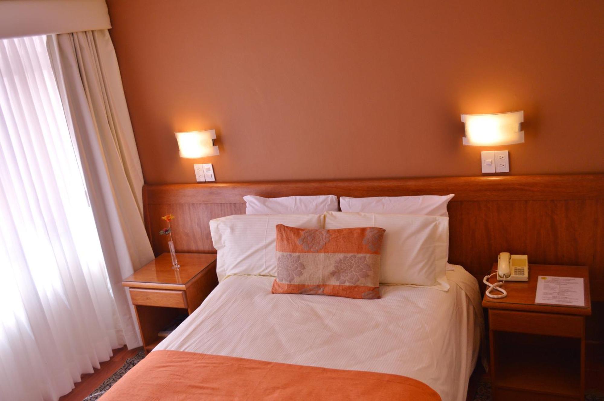 La Carolina Inn Quito Rum bild