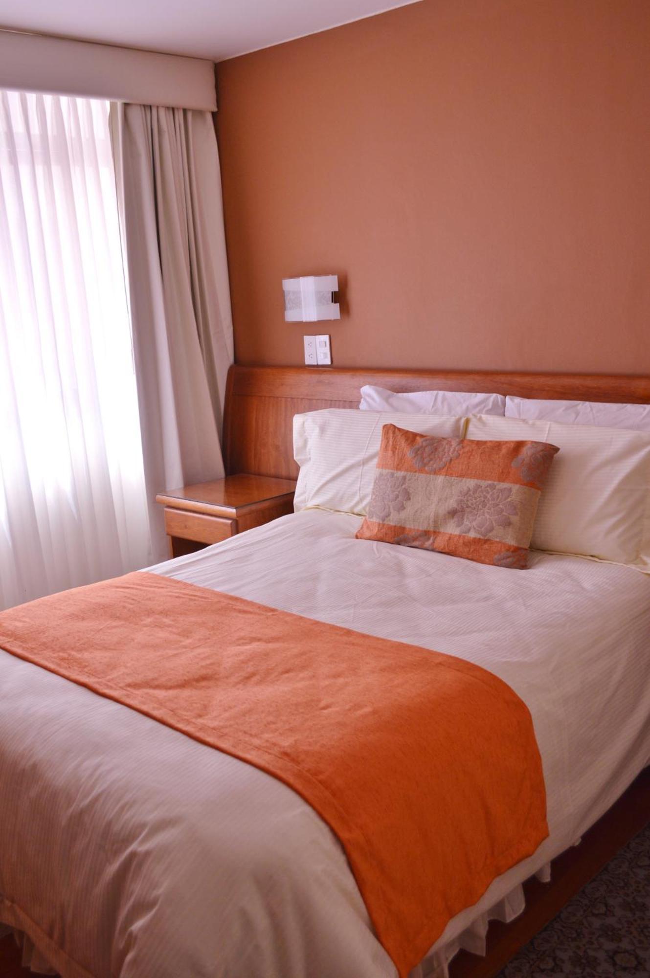 La Carolina Inn Quito Rum bild